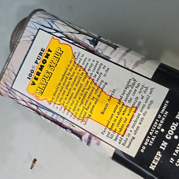 Vintage Vermont Maple Syrup Tin Can Bottle half gallon w recipes Decor - Picture 8 of 9